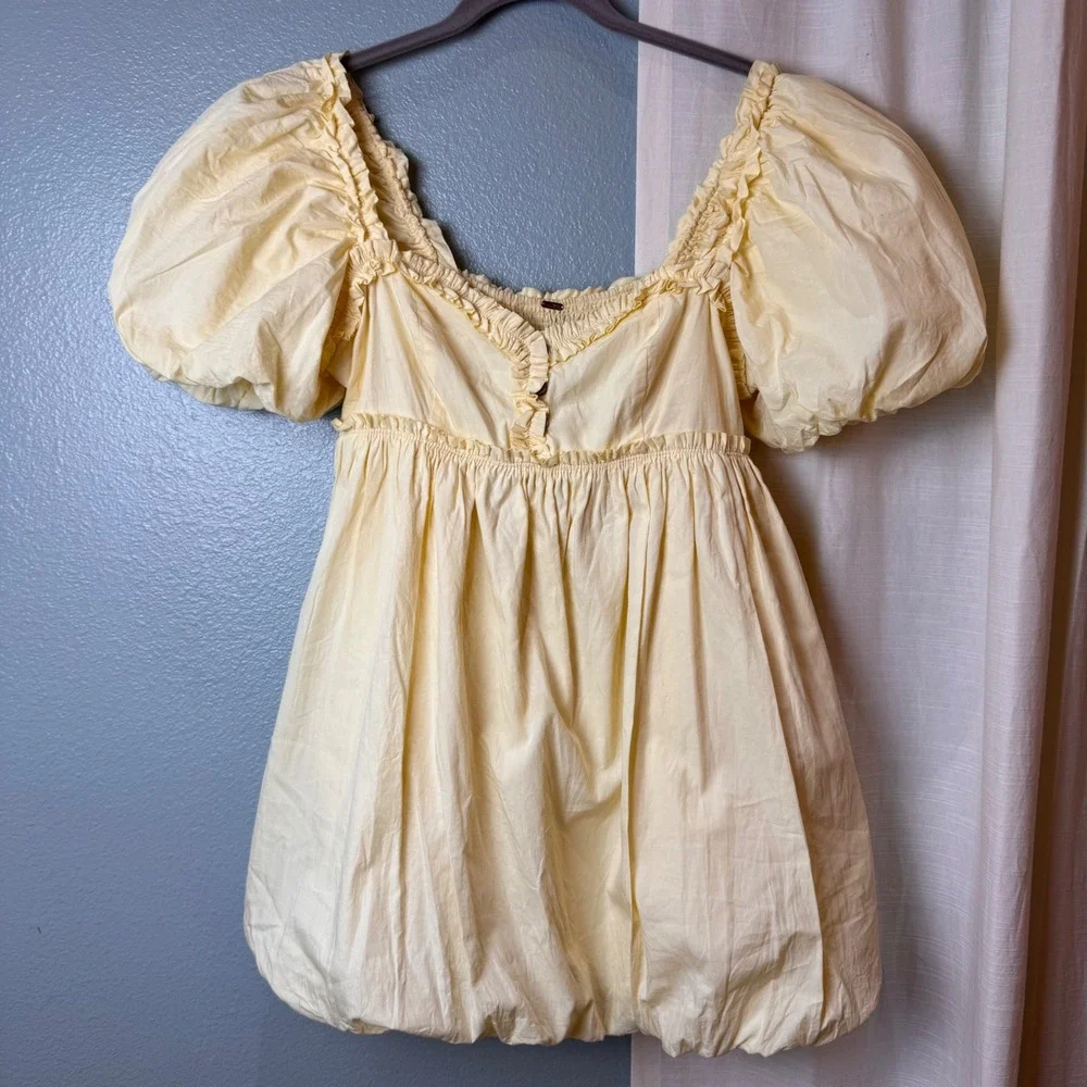 Free People Top Womens M Yellow Bubble Hem Babydoll Puff Sleeve Ruffle Smocked